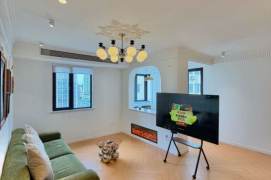bright 2Br wt cloakroom,Central AC
