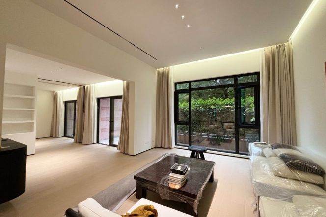 4BR Apartment in Lujiazui with Private Garden
