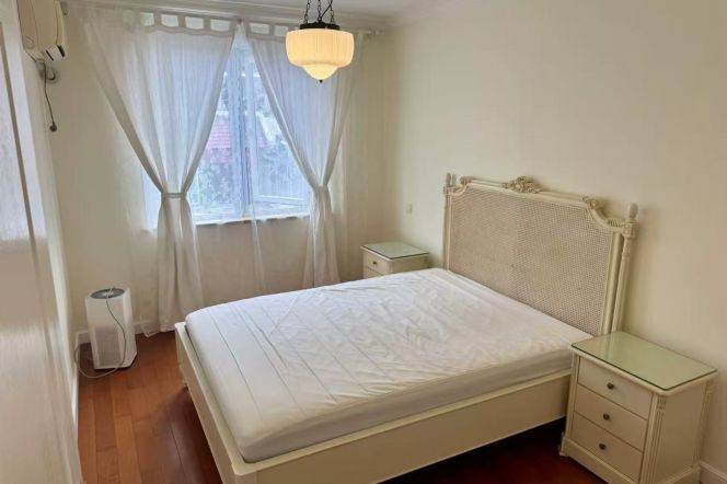 Longbaixincun 2BR apartment