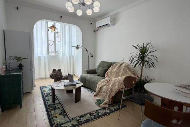 1 BR near Wukang Mansion with Walk-in Closet