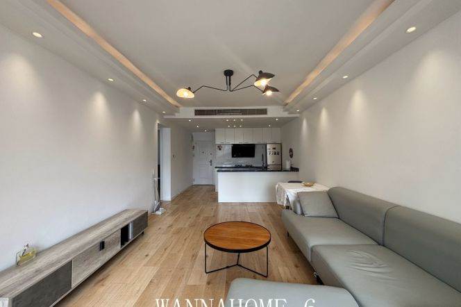11.5K+Elevator+Spacious&Modern 2Bdrs 1bath+L3+4+10 Hongqiao Rd+Enough Light+Large Storage