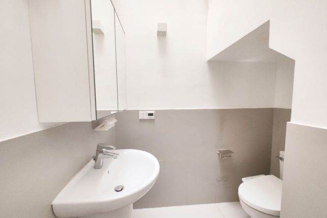 Wulumuqi rd 4 br unfurnished  townhouse&floor heating &yard 