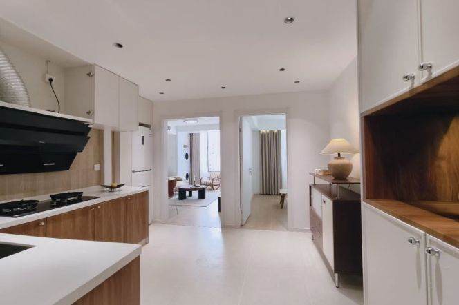 1 br near L7/L13 changshou rd station+elevator