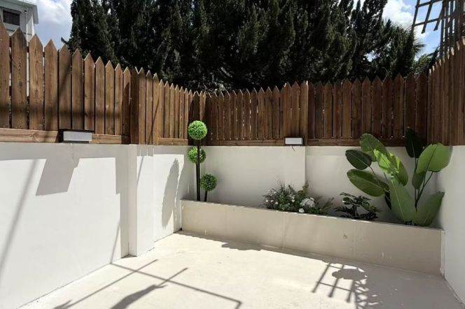 Nice yard+modern 1br 2lr/big living room/brand furniture,NR Langao rd@L7