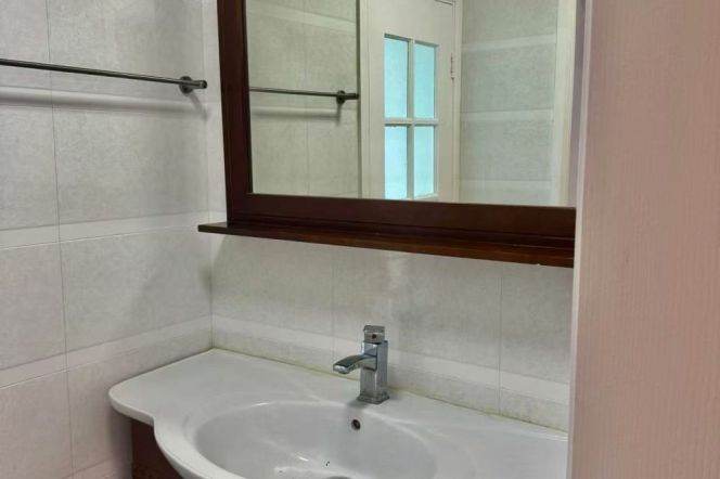 Longbaixincun 2BR apartment