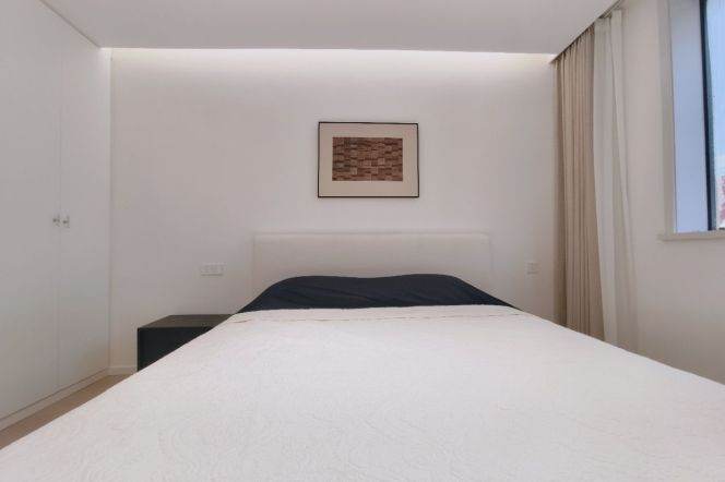 newly renovated 1br Nr hongqiao road metro line 3/4/10