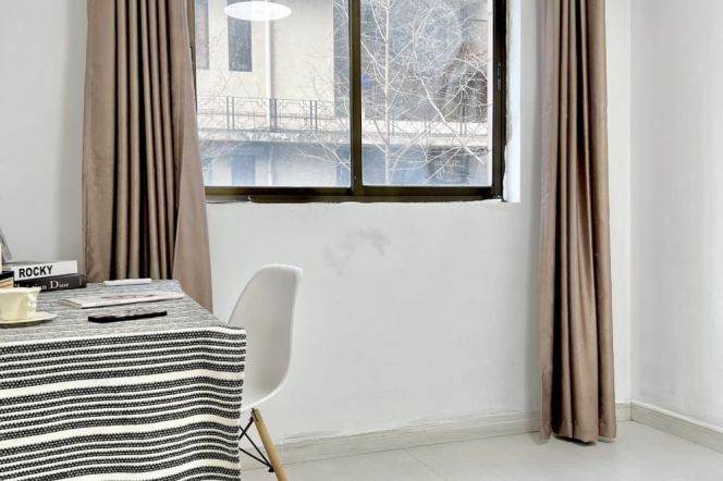 Big room near Jingan temple,yanping rd,wuding rd, close to ECNU 