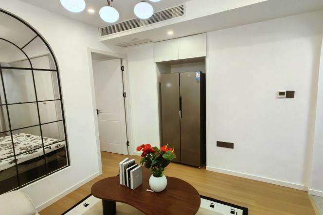 Caoyang rd/modern 1br 1lr/Brand new/bright room/with central AC,@L11/14/3/4
