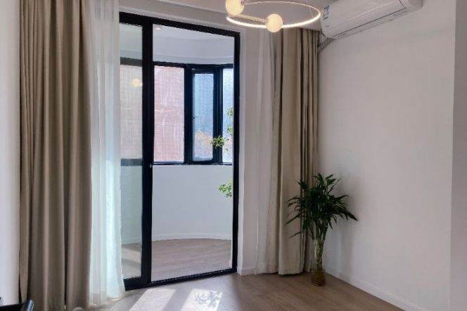 2BR elevator apt with floor heating @Xujiahui CBD 