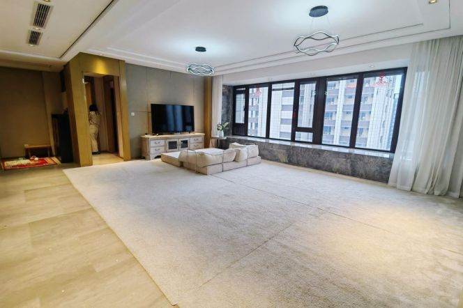Spacious 3-bedroom with 3-bath near Wellington Shanghai + NYU shanghai. L6/8/11