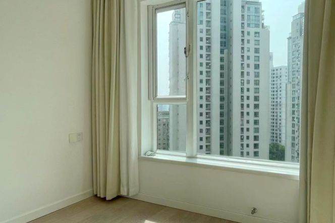 Top Compound+Spacious&Modern 3Bdrs 2Baths Apt+Hua Shan Rd+An Fu Rd+Wu Kang Rd+Large Balcony
