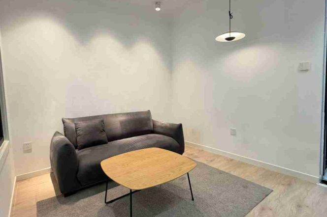 Spacious&Bright&Modern 1Bdr 1Bath Apt+5F Walk Up/L10+11 Jiaotong Uni.+Large Closet
