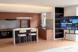 125sqm brand new 1br with balcony nr Xujiahui CBD