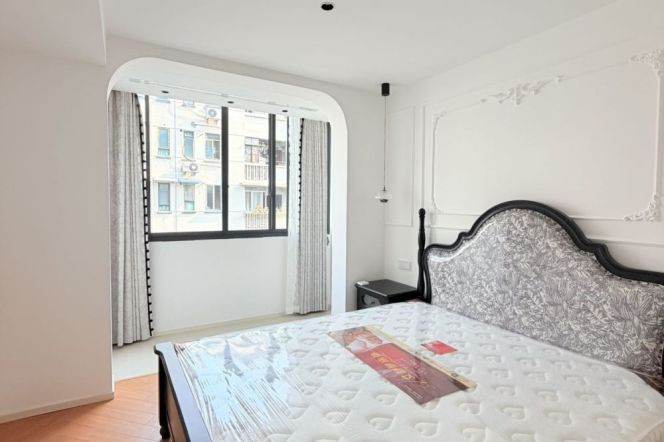 Tongchuan rd/modern 1br 1lr/bright room/brand furniture,@L15/14
