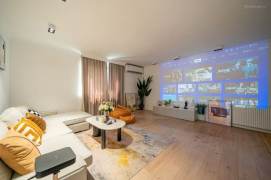Short term great view super nice modern 3 br with 2 baths golden location Nanjing (W) Rd. M2/12/13
