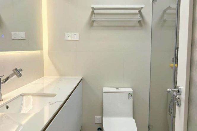 loushanguan rd elevator 2br/big living room@L2/15