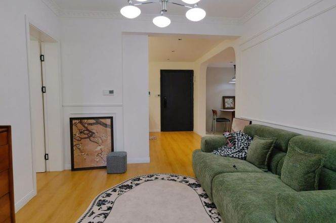 Cozy 2-bedroom with floor heating near NYU shanghai . easy to L8 LingZhaoXinCun St.