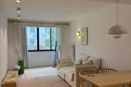 Spacious 1BR Apartment | Central AC & Oven, Near SJTU & Cafés