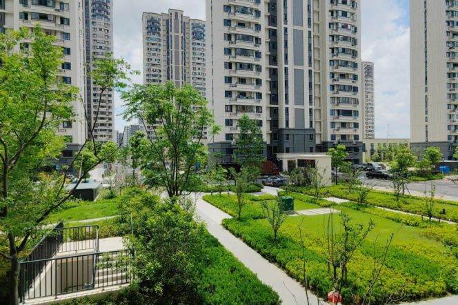 Cozy 2-bedroom with floor heating near NYU shanghai . easy to L8 LingZhaoXinCun St.