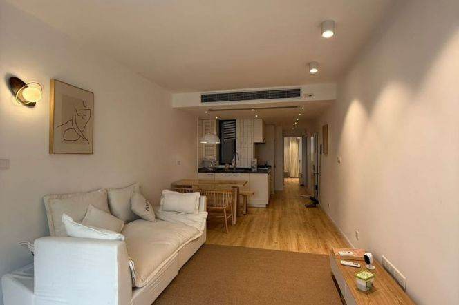 Spacious 1BR Apartment | Central AC & Oven, Near SJTU & Cafés