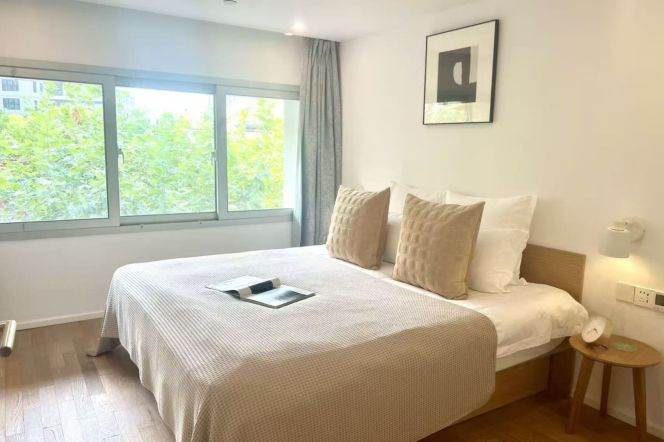 2BR near line 1/9/11 Xujiahui and Jiao'tong Uni can long and short term lease