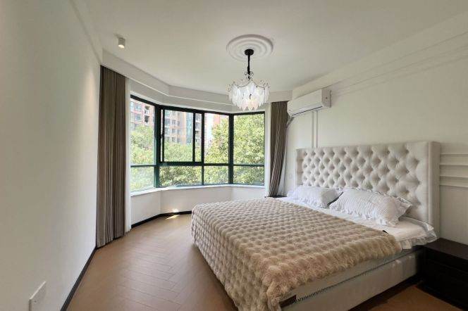 Pudong 155 sqm 4 br Apt &floor heating &oven 25k
