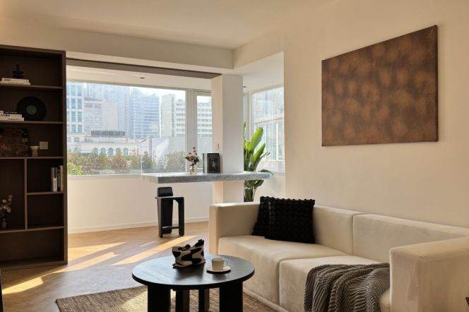 Bright 2Br+elevator+ floor heating | Jing'an Temple & Changshu rd Mt