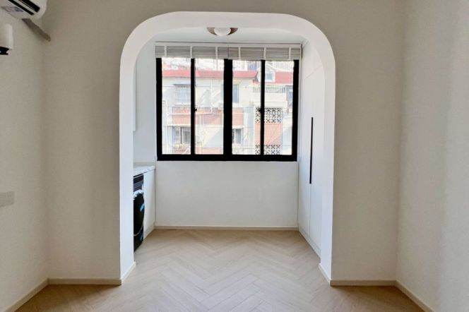 Renovated 2BR with a living room@L2/11 jiangsu rd 
