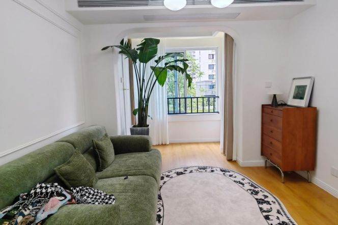 Cozy 2-bedroom with floor heating near NYU shanghai . easy to L8 LingZhaoXinCun St.