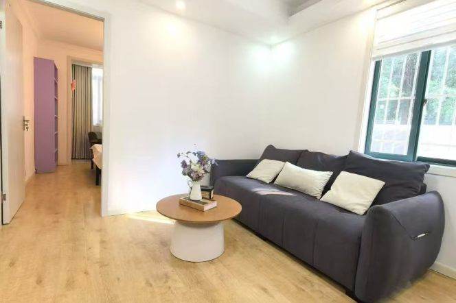 Nice&bright 2br/1lr @changping rd sta 8.3k
