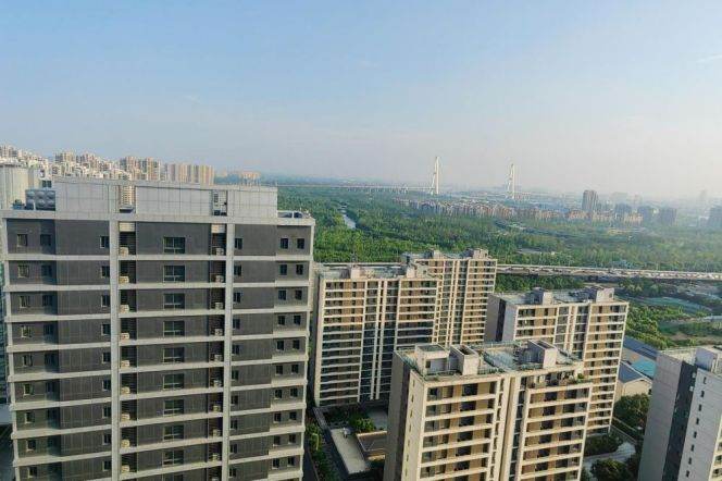 Good price 3-bedroom next NYU shangHai with nice view . L6/8/11 Oriental sports center st.