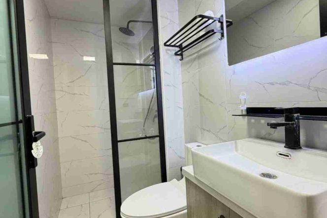 Spacious&Bright&Modern 1Bdr 1Bath Apt+5F Walk Up/L10+11 Jiaotong Uni.+Large Closet