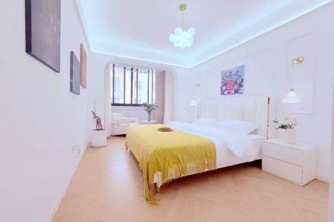 loushanguan rd 1br with living room@L2/15