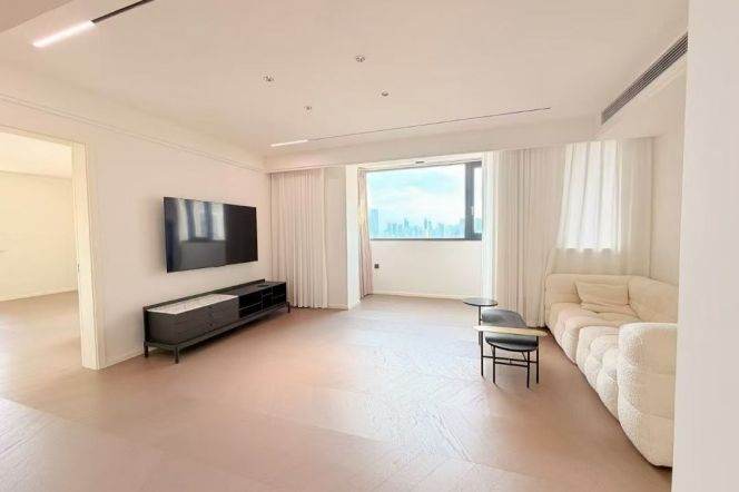 Jiaotong university spacious 3-bedroom with 22k