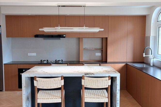 125sqm brand new 1br with balcony nr Xujiahui CBD