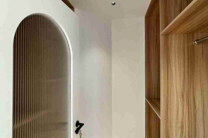 Modern&ReallyBright&Spacious 2+1Bdrs 1Bath Apt+Jing An Temple+L14 Wu Ding Rd