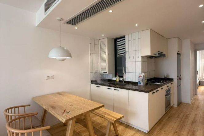 Spacious 1BR Apartment | Central AC & Oven, Near SJTU & Cafés