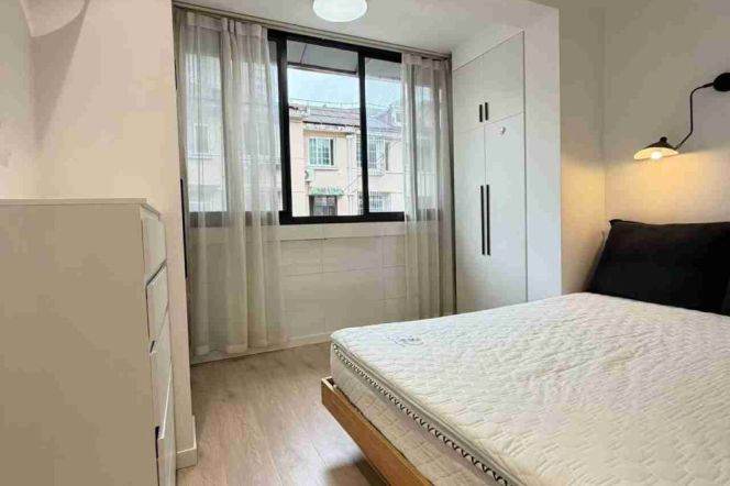 Spacious&Bright&Modern 1Bdr 1Bath Apt+5F Walk Up/L10+11 Jiaotong Uni.+Large Closet