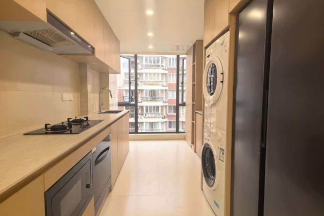 Changshou rd/modern 2br 2baths/Nice compound/bright room,@L13/7