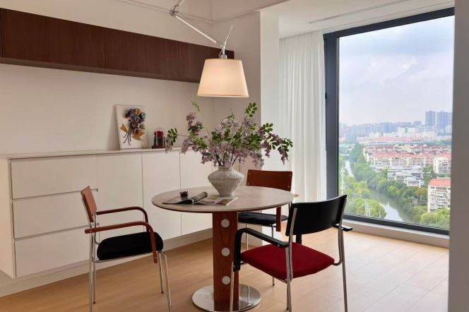 Nice compound/Spacious 2br 2lr/Good view/Nr SH West Railway Station@L11/15