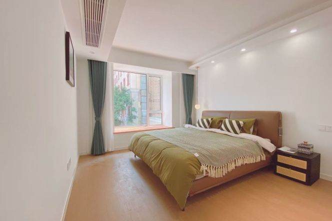 Jing’an morden & stunning 2-bedroom 2bt with 15k