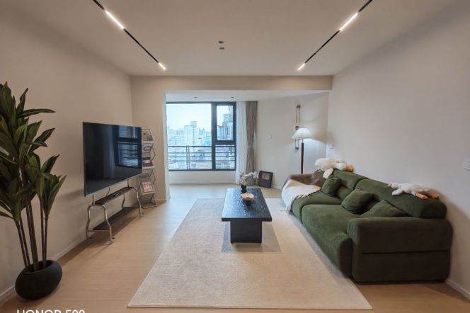 Cozy&Bright, High floor, 1Big Br+1Walk-in Closet, Gym+Swimming pool, Xujiahui, L1/9/11