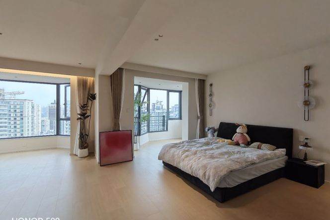 Cozy&Bright, High floor, 1Big Br+1Walk-in Closet, Gym+Swimming pool, Xujiahui, L1/9/11