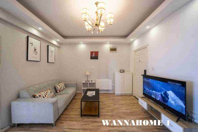 Modern&Bright&Spacious 2Bdrs 1Bath Apt+Jing An Temple+Stunning View+Large Balcony