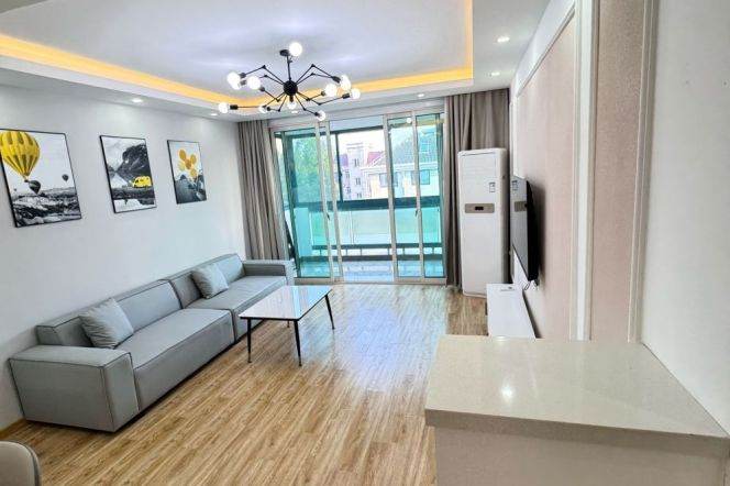 Changning, near Gubei, 2br, 1ba, pet friendly | L10 Songyuan Rd St