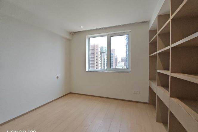 Morden&Quiet, High floor, 3Br 2Ba 150Sqm, Jiang su road, L2/11