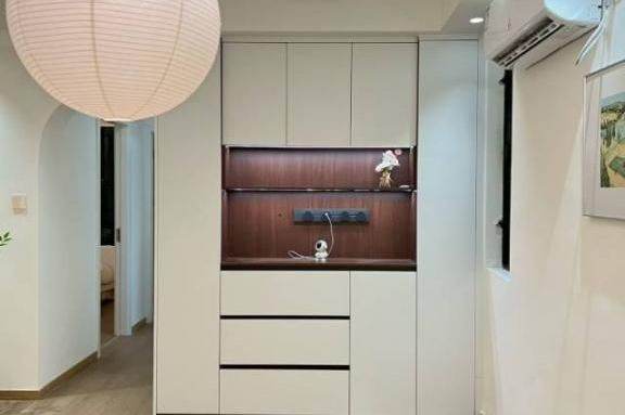 Hongkou newly renovated 110 sqm 2 br Apt with modern furniture 12K