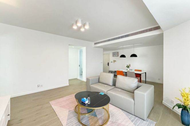 2BR/Xujiahui/Good lighting/Near Metro/