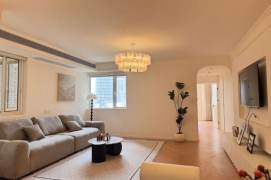 Xujiahui stylish 2 br+2 bath Apt &floor heating near metro 15K