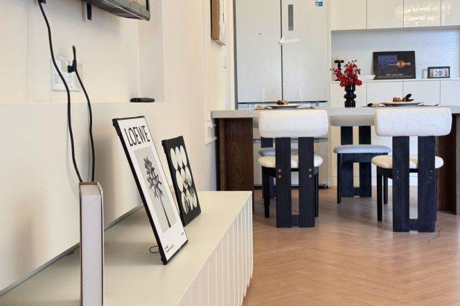 Xujiahui stylish 2 br+2 bath Apt &floor heating near metro 15K